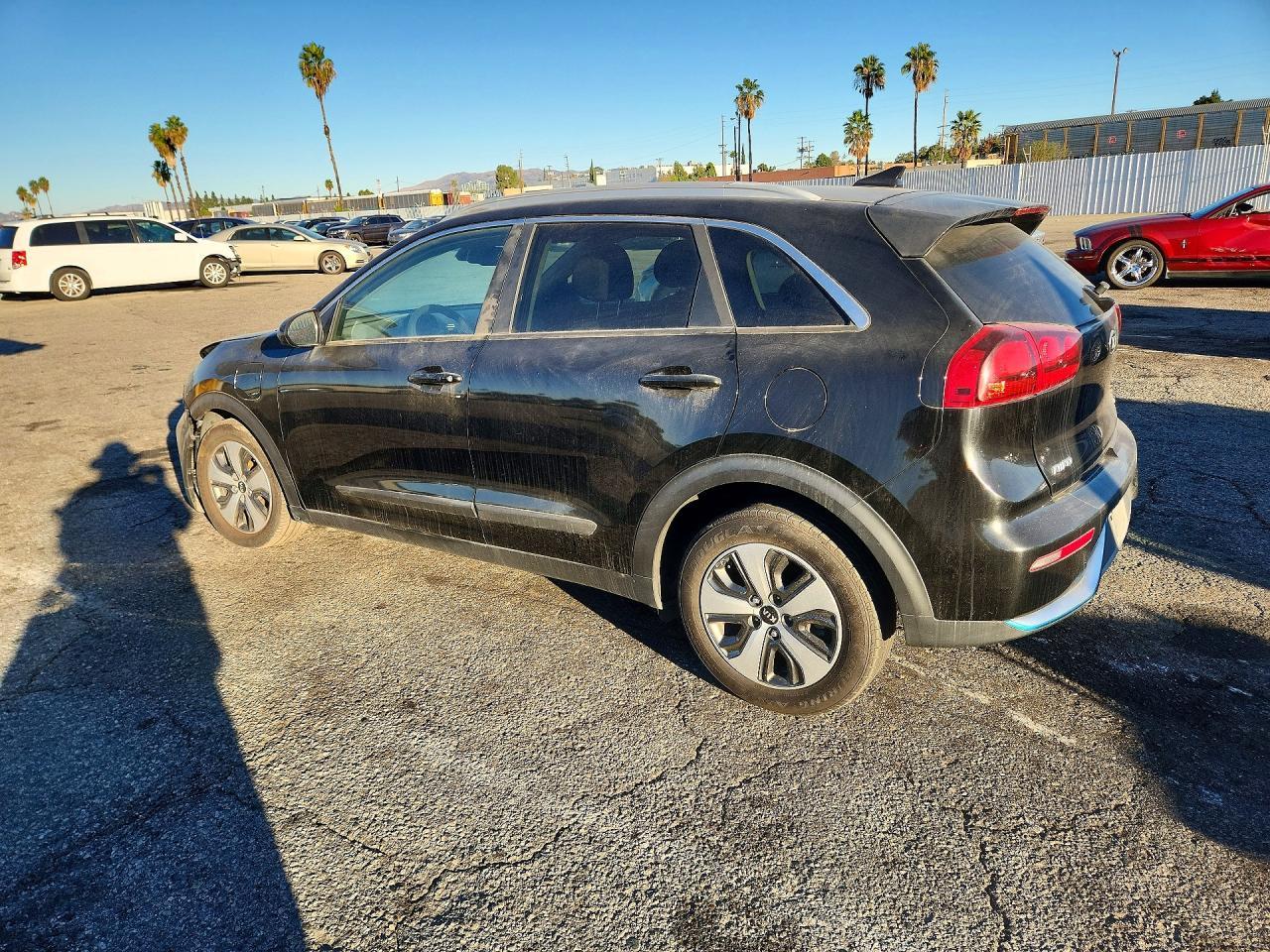 2018 Kia Niro Plug-In Hybrid Lx - Фото 2