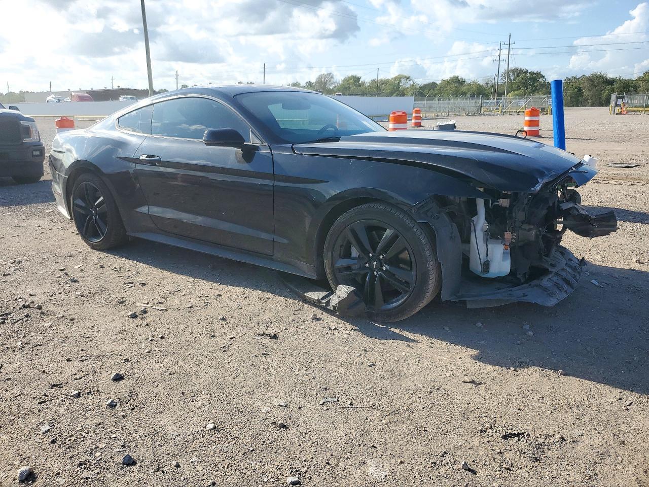 2017 Ford Mustang - Фото 4