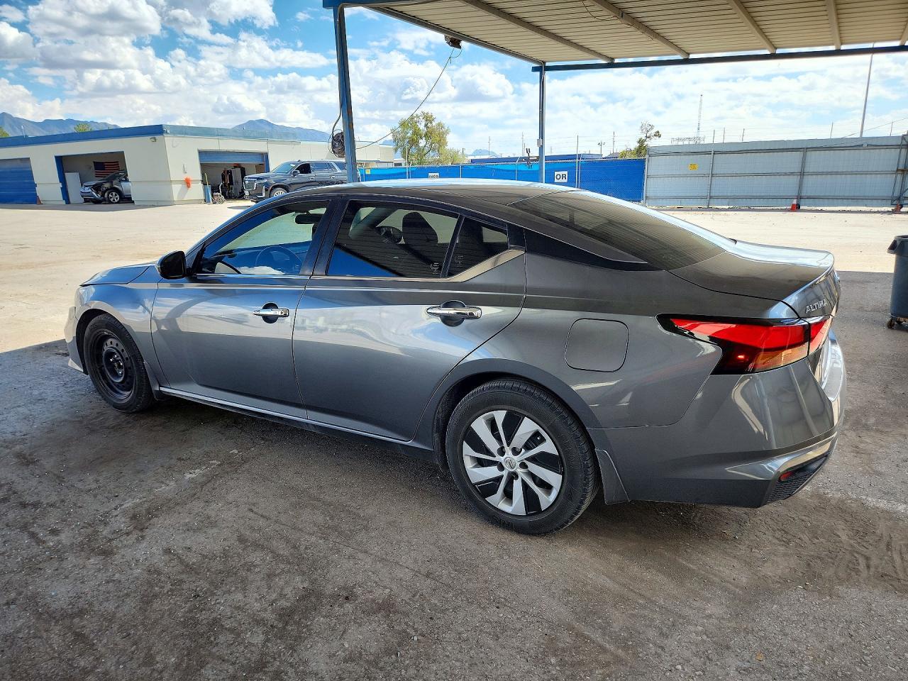 2022 Nissan Altima S - Фото 2