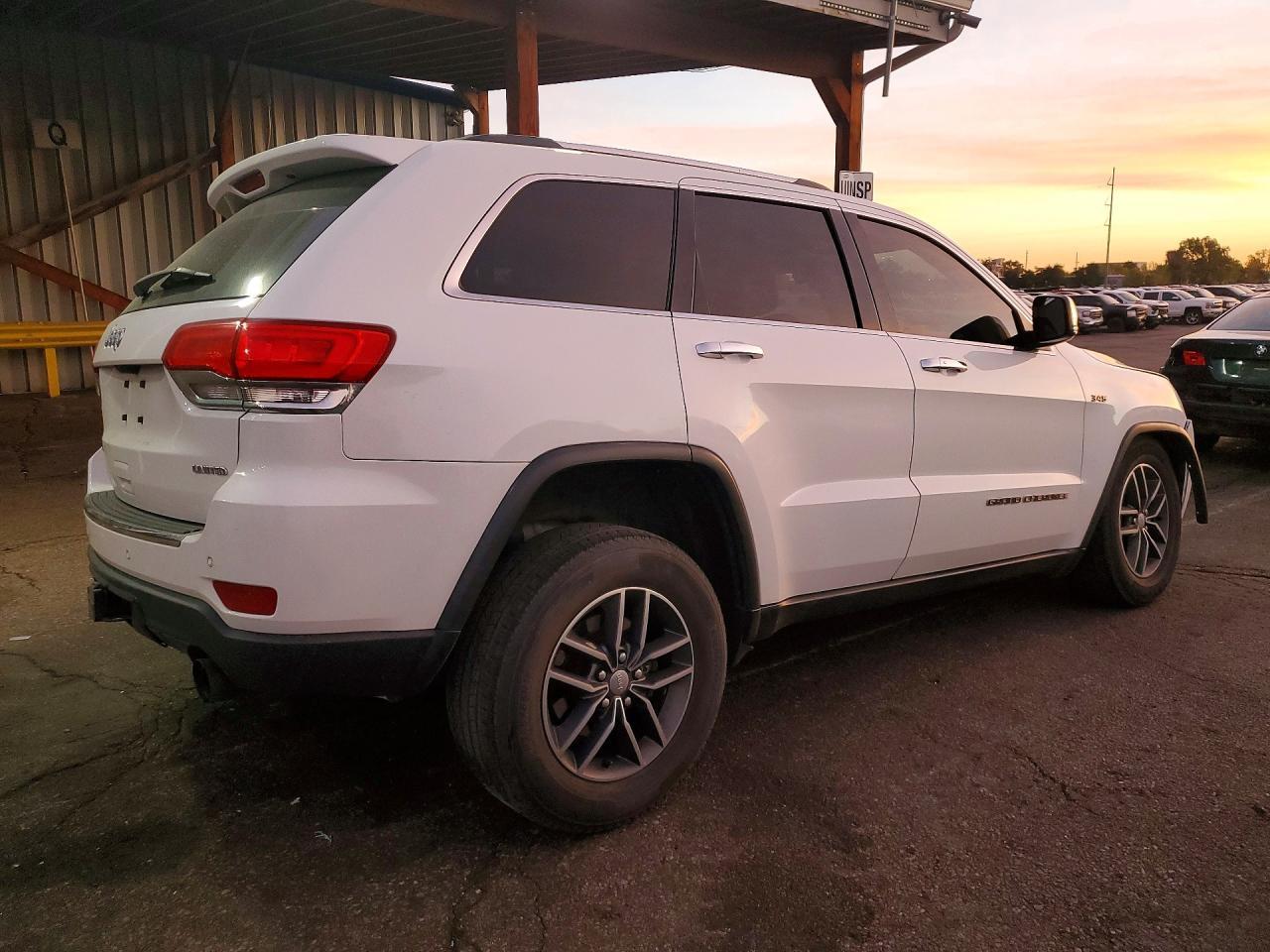 2017 Jeep Grand Cherokee Limited - Image 3