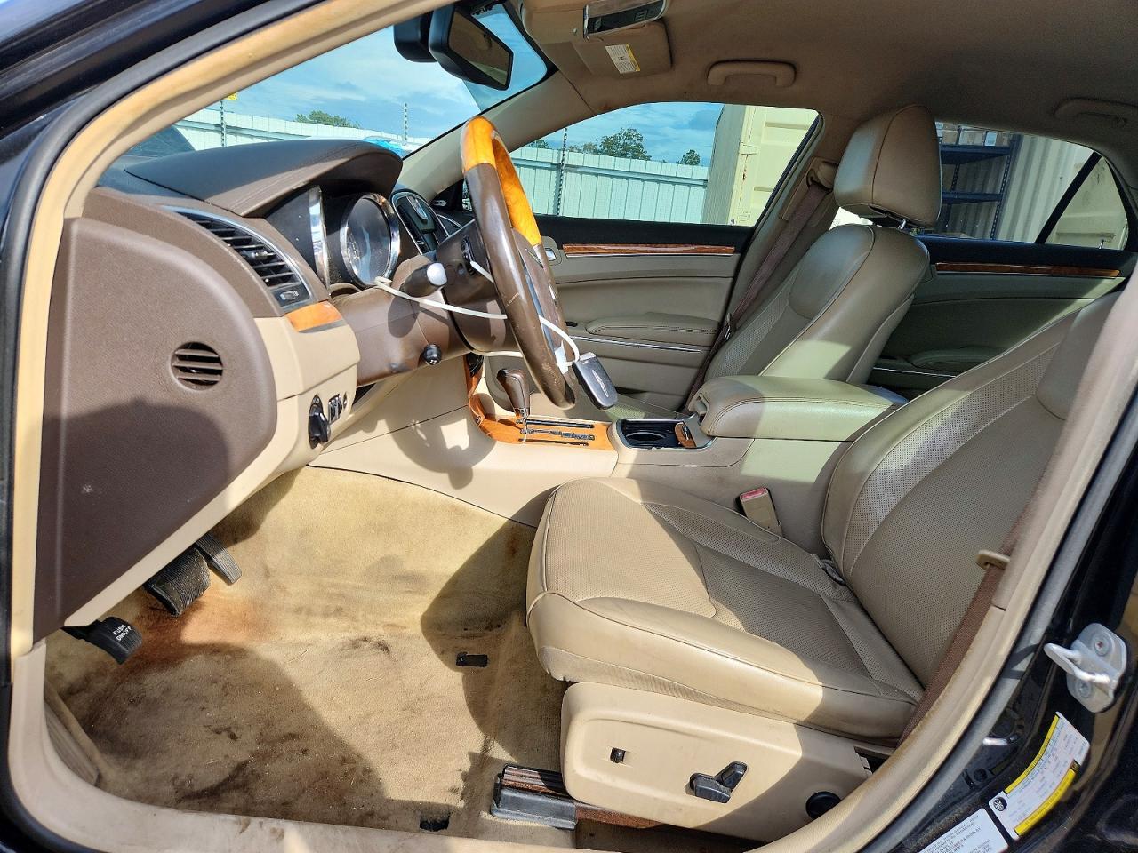 2013 Chrysler 300C - Image 7