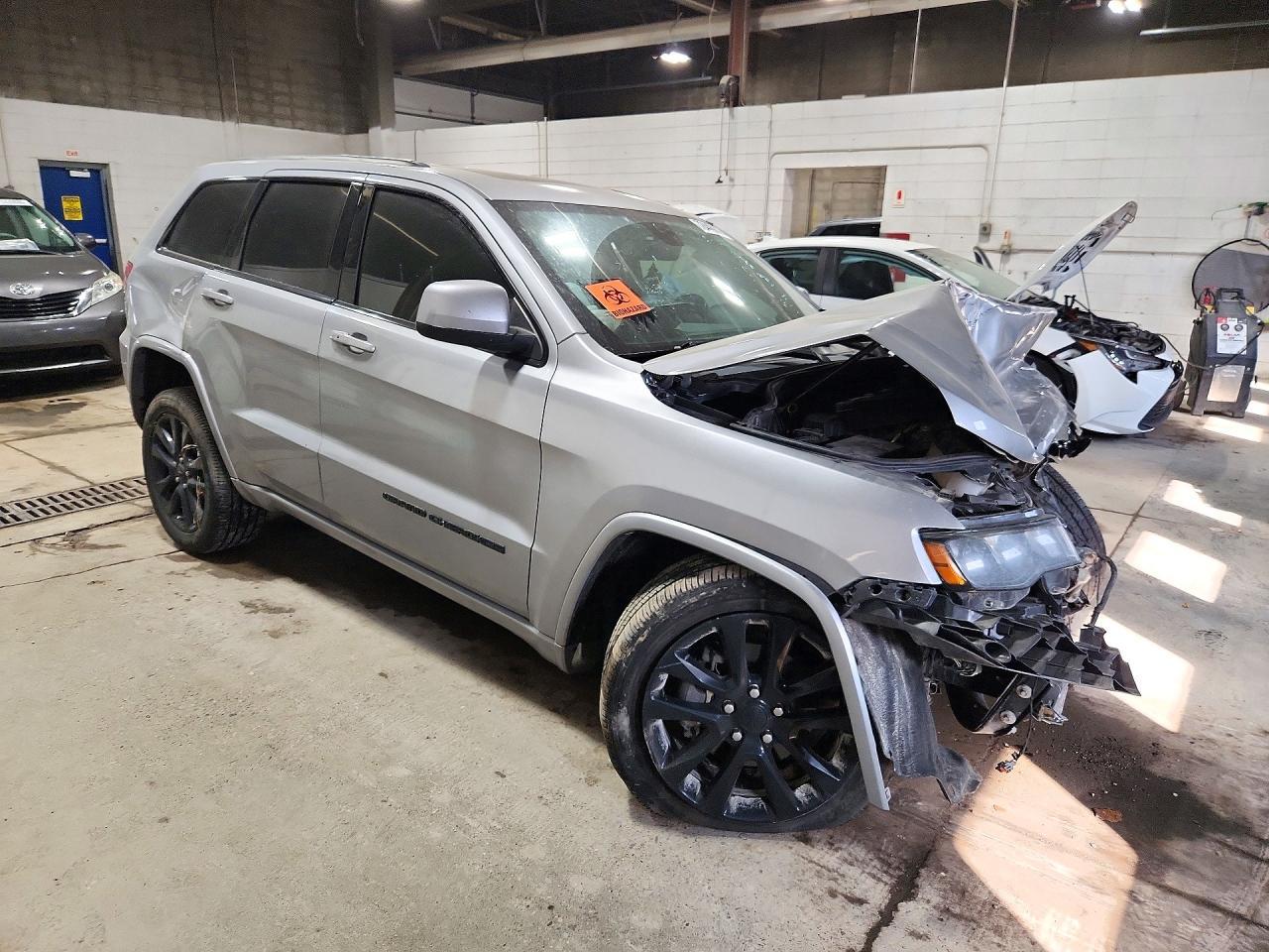 2019 Jeep Grand Cherokee Laredo - Image 4