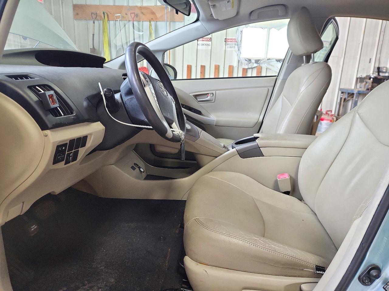 2013 Toyota Prius Three - Image 7