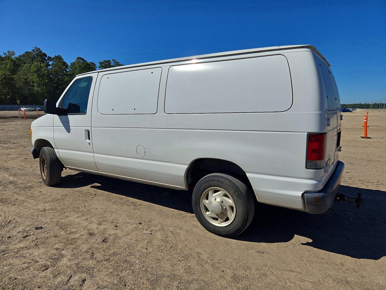 2007 Ford Econoline E350 Super Duty Wagon - Фото 2