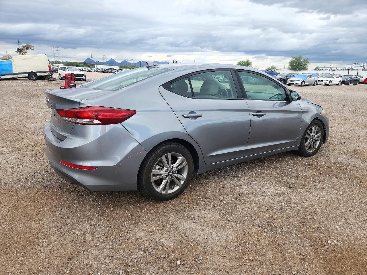 2018 Hyundai Elantra Sel - Фото 3