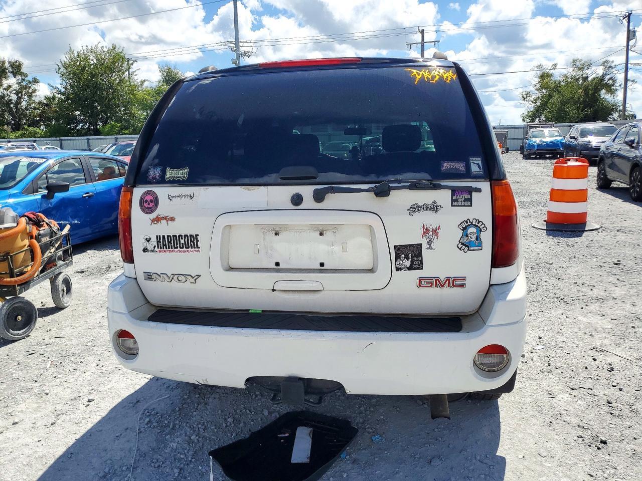 2004 GMC Envoy - Фото 6