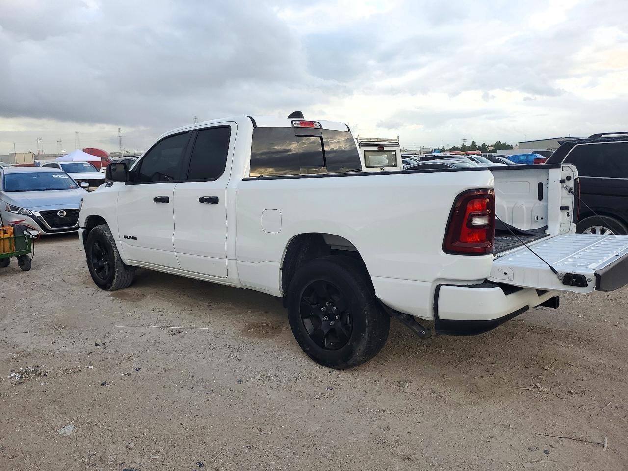 2025 Ram 1500 Tradesman - Фото 2