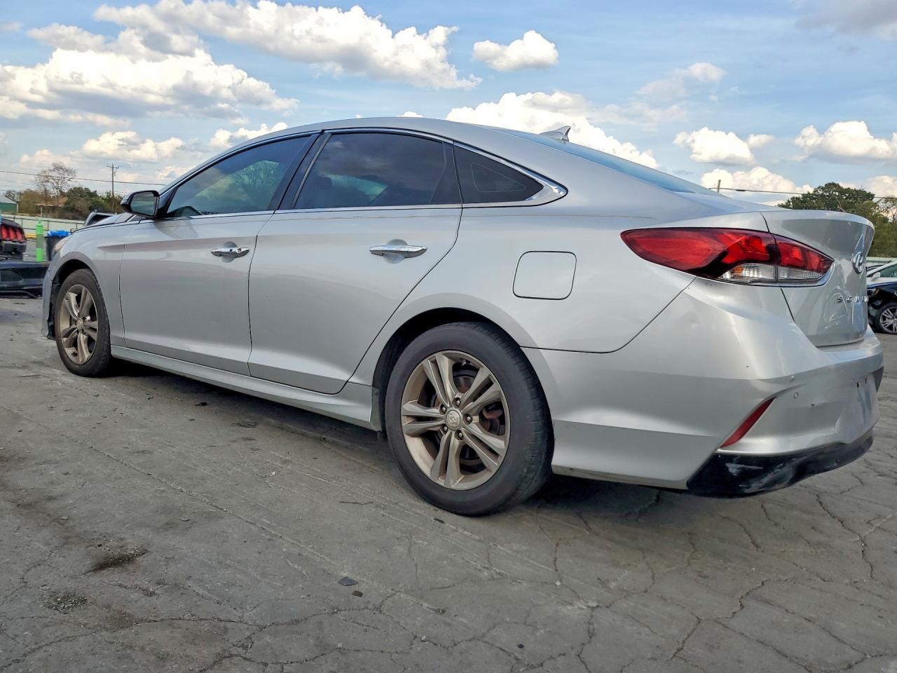 2018 Hyundai Sonata Limited - Фото 2