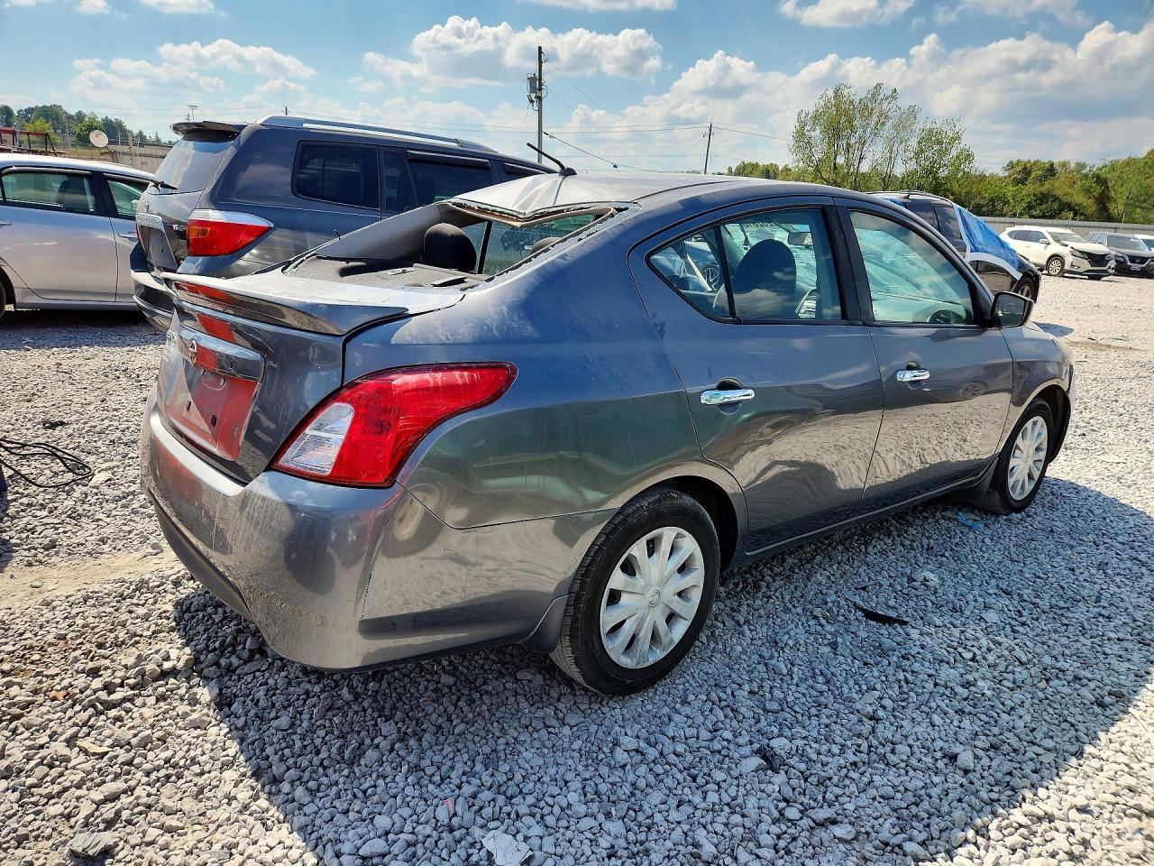 2017 Nissan Versa 1.6 S Plus - Фото 3