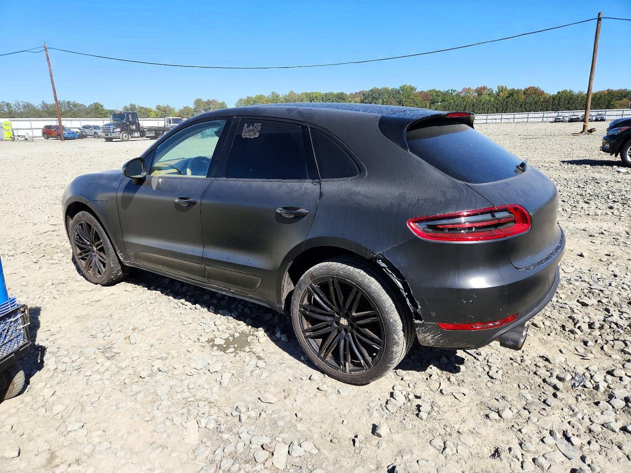 2015 Porsche Macan S - Image 2