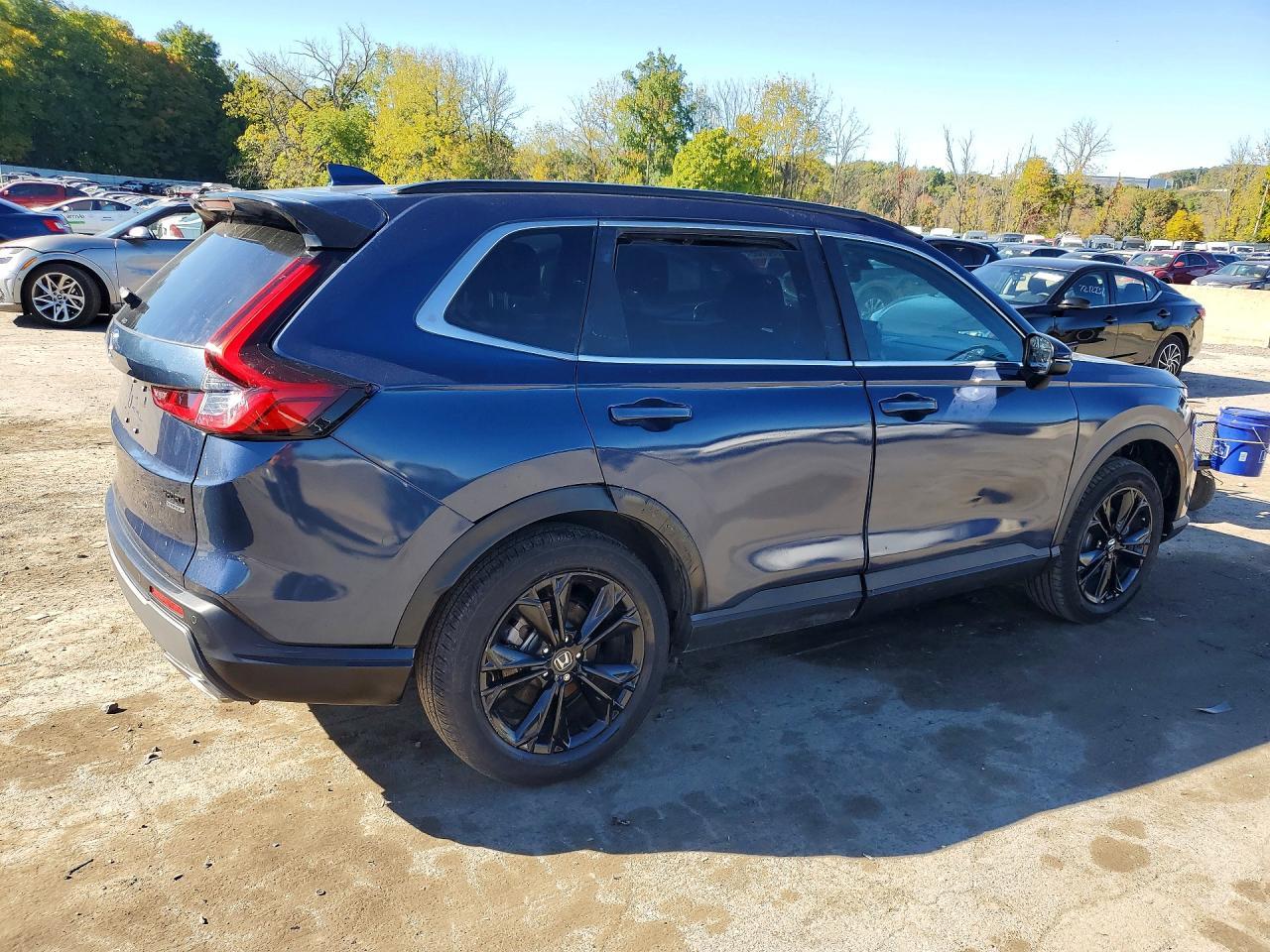 2025 Honda Cr-V Sport Touring - Image 3