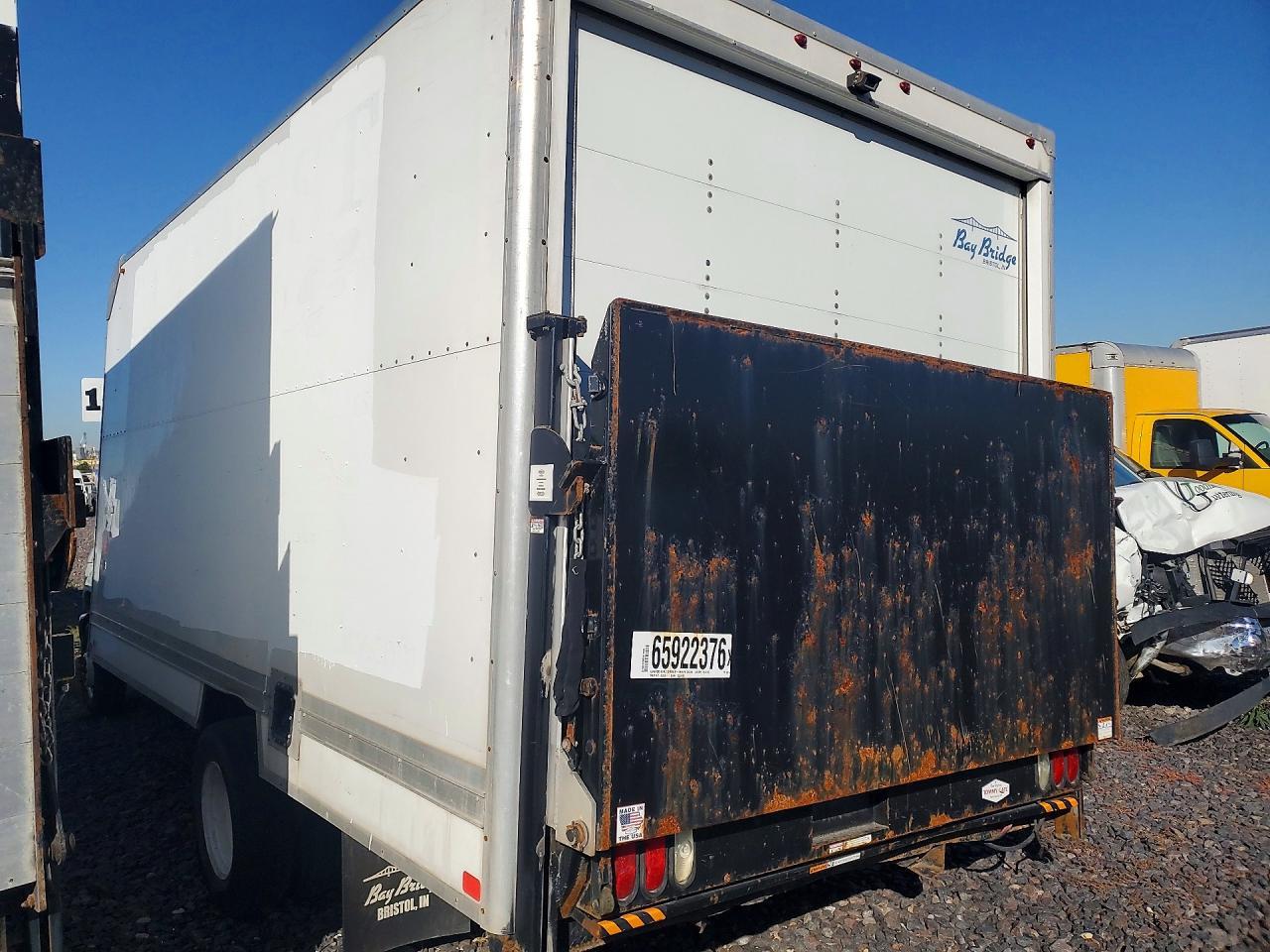 2021 Ford E350 Box Truck - Фото 2