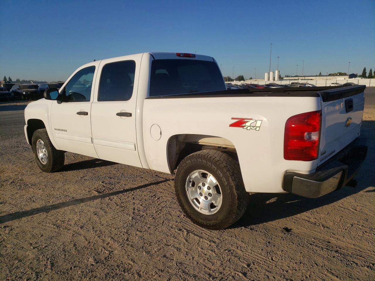 2010 Chevrolet Silverado K1500 Lt - Image 2