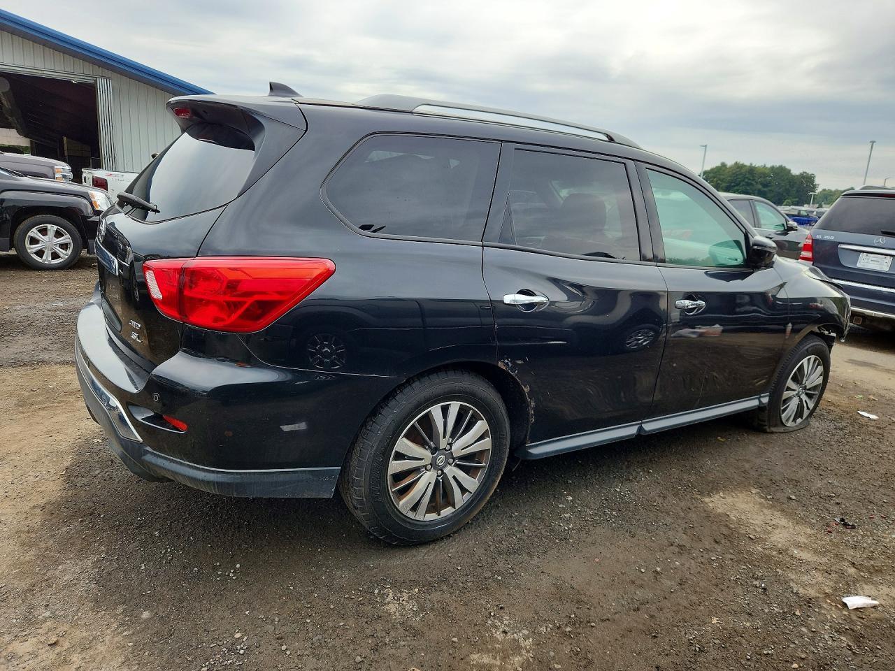 2019 Nissan Pathfinder Sl - Фото 3