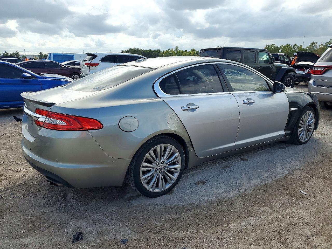 2012 Jaguar Xf Portfolio - Image 3