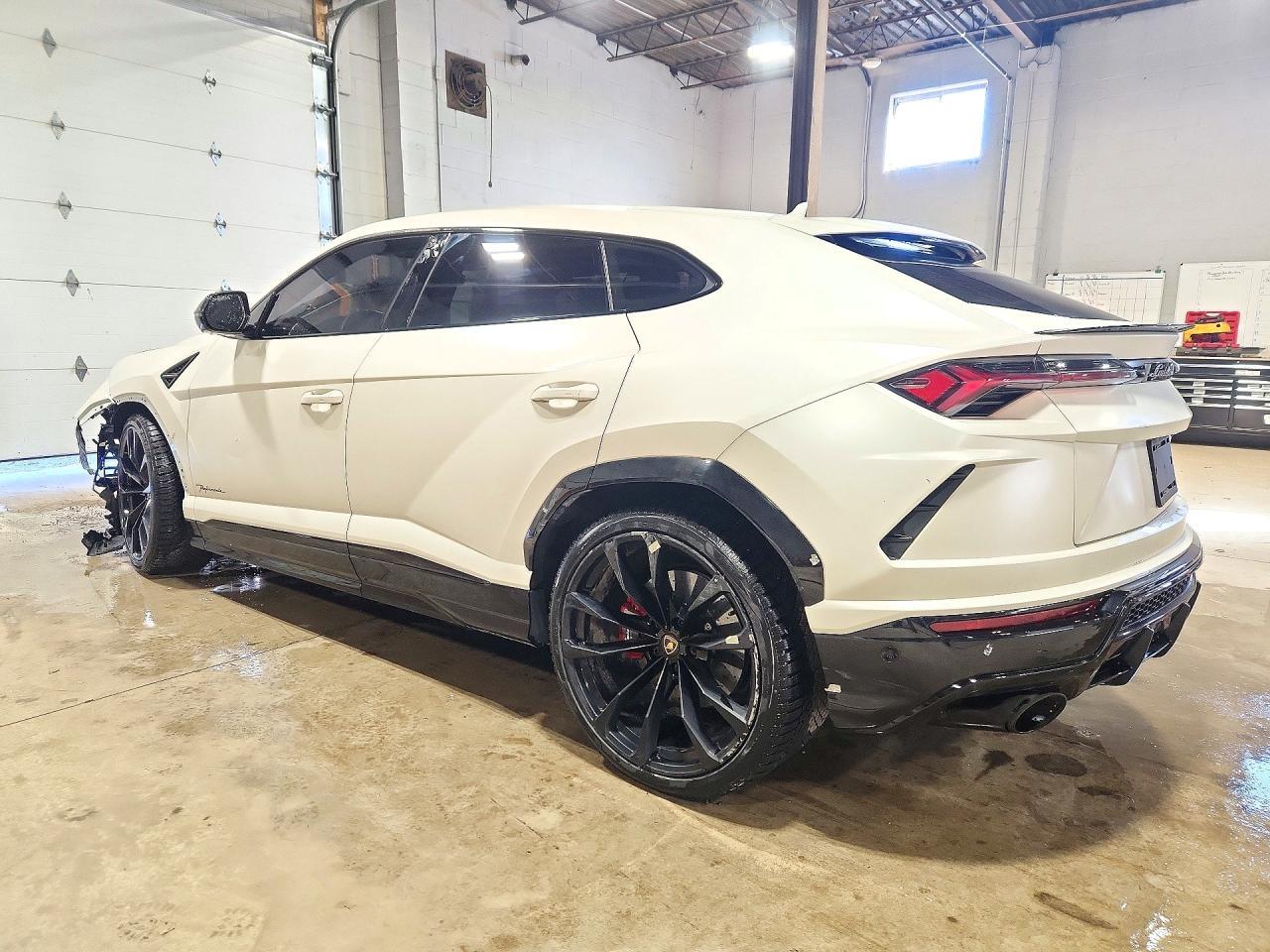 2021 Lamborghini Urus - Image 2