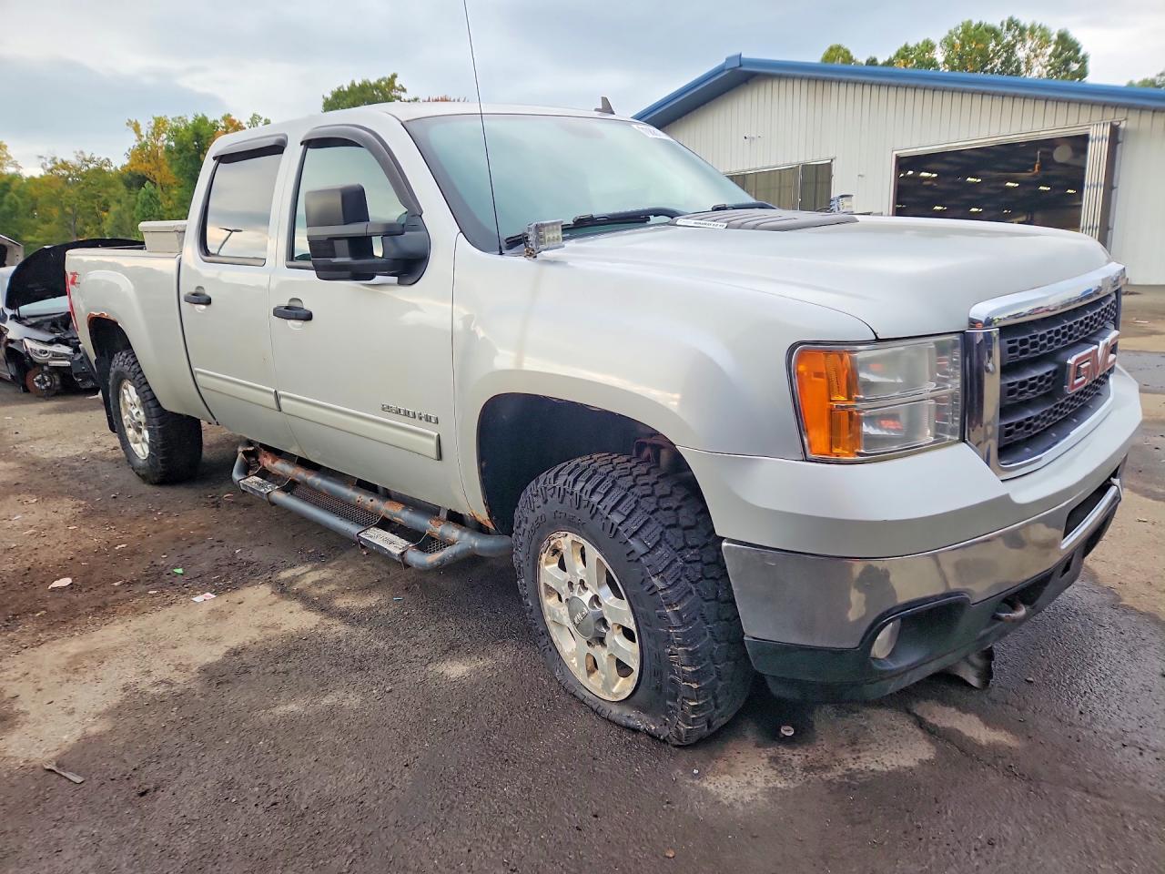 2011 GMC Sierra K2500 Sle - Image 4