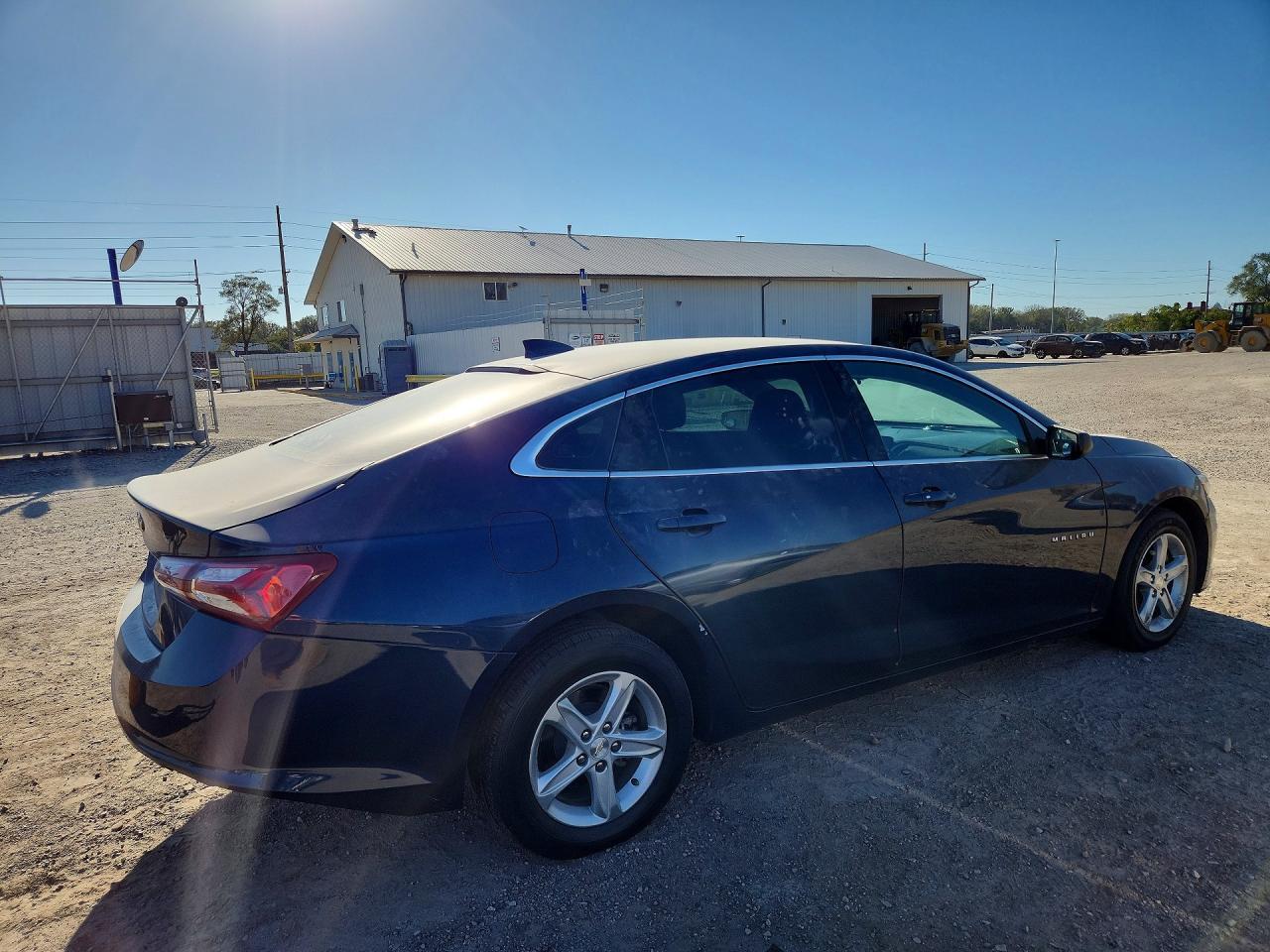 2022 Chevrolet Malibu Lt - Фото 3