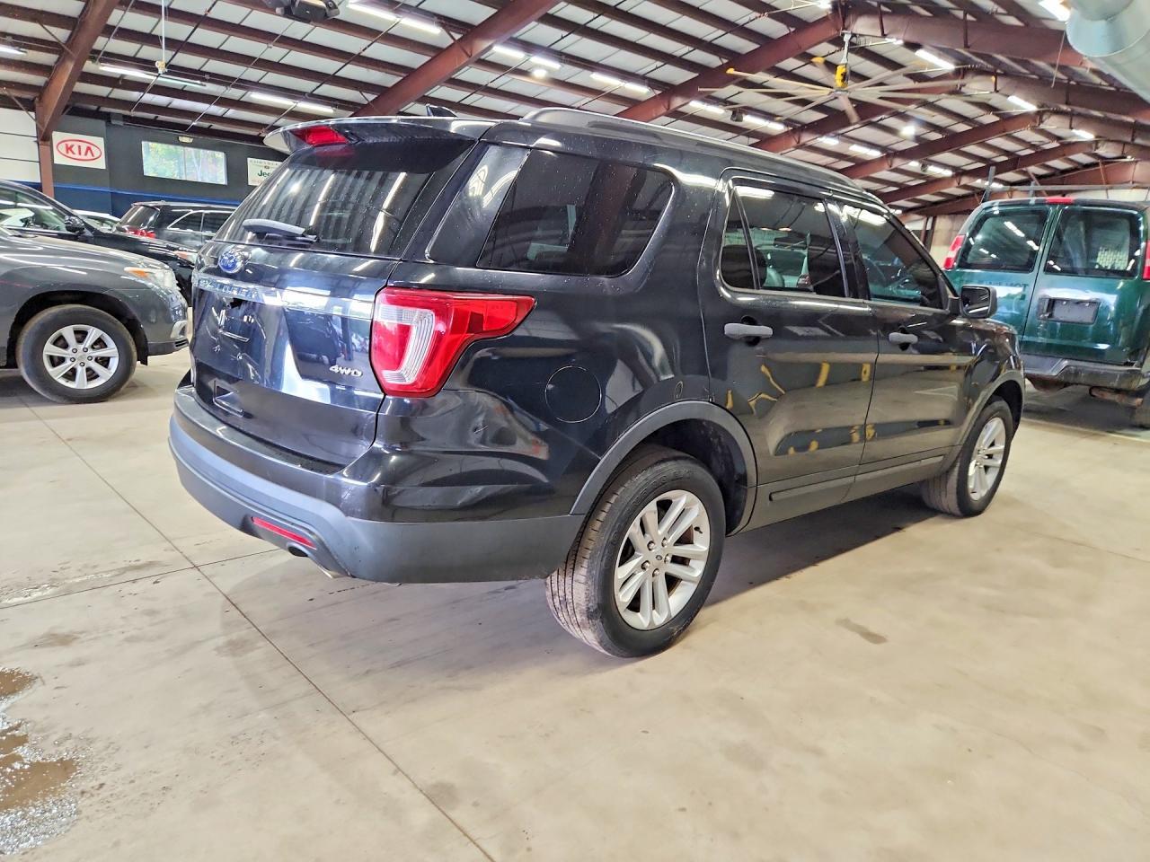 2017 Ford Explorer - Фото 3