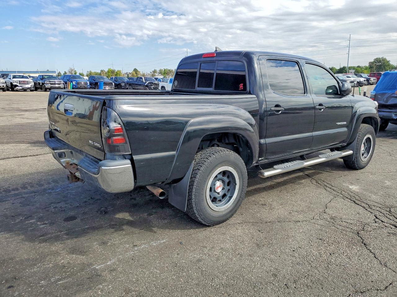 2014 Toyota Tacoma V6 - Image 3