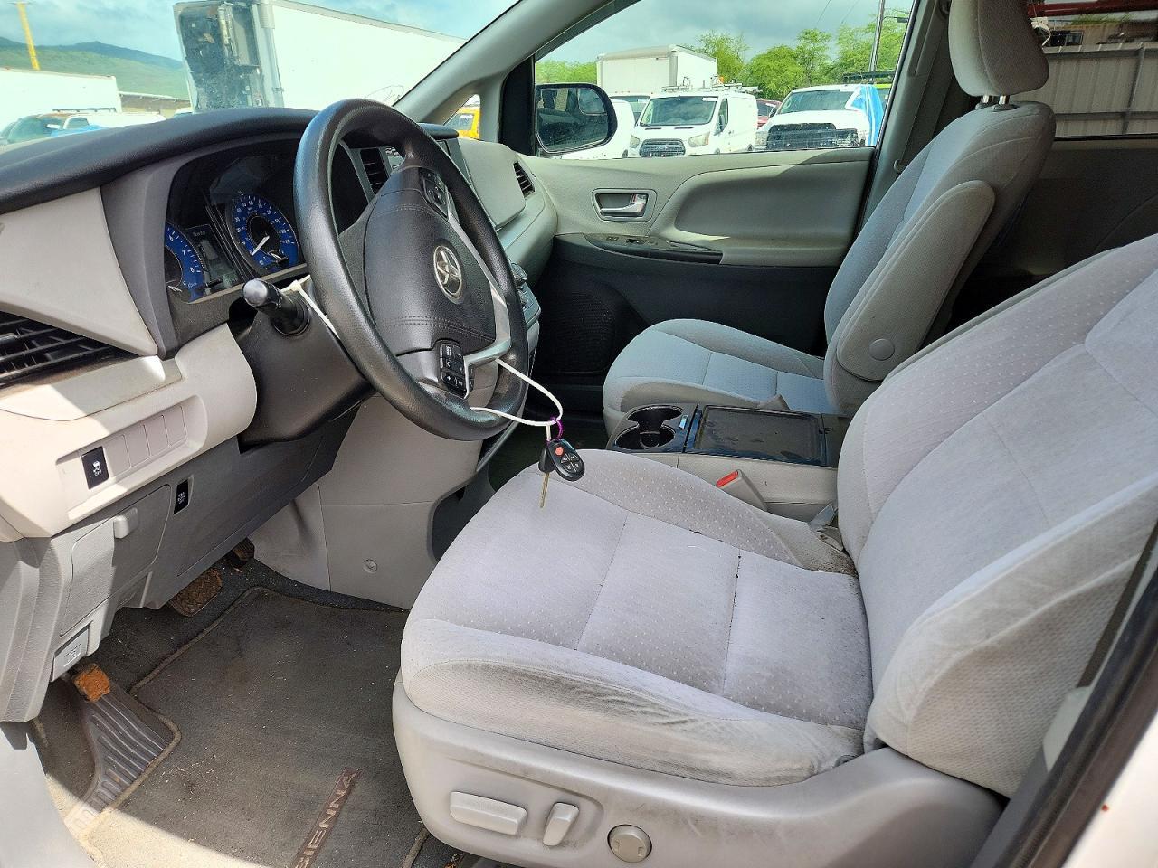 2020 Toyota Sienna Le - Image 7