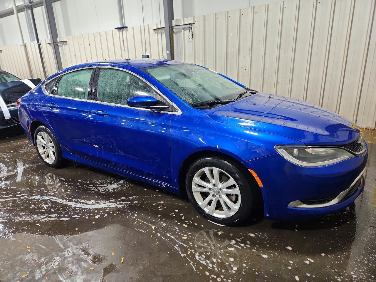 2015 Chrysler 200 Limited - Image 4