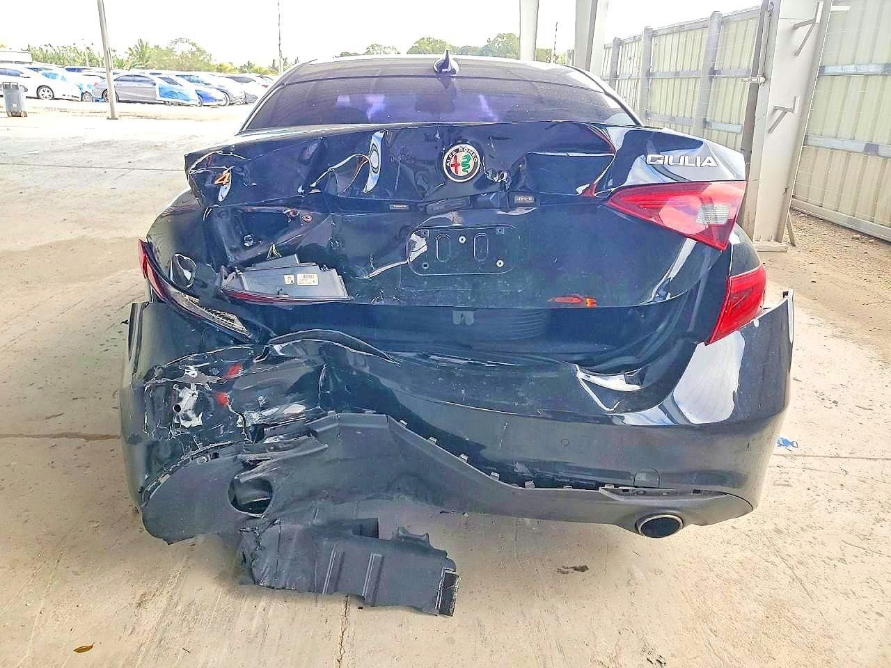 2018 Alfa Romeo Giulia - Фото 6