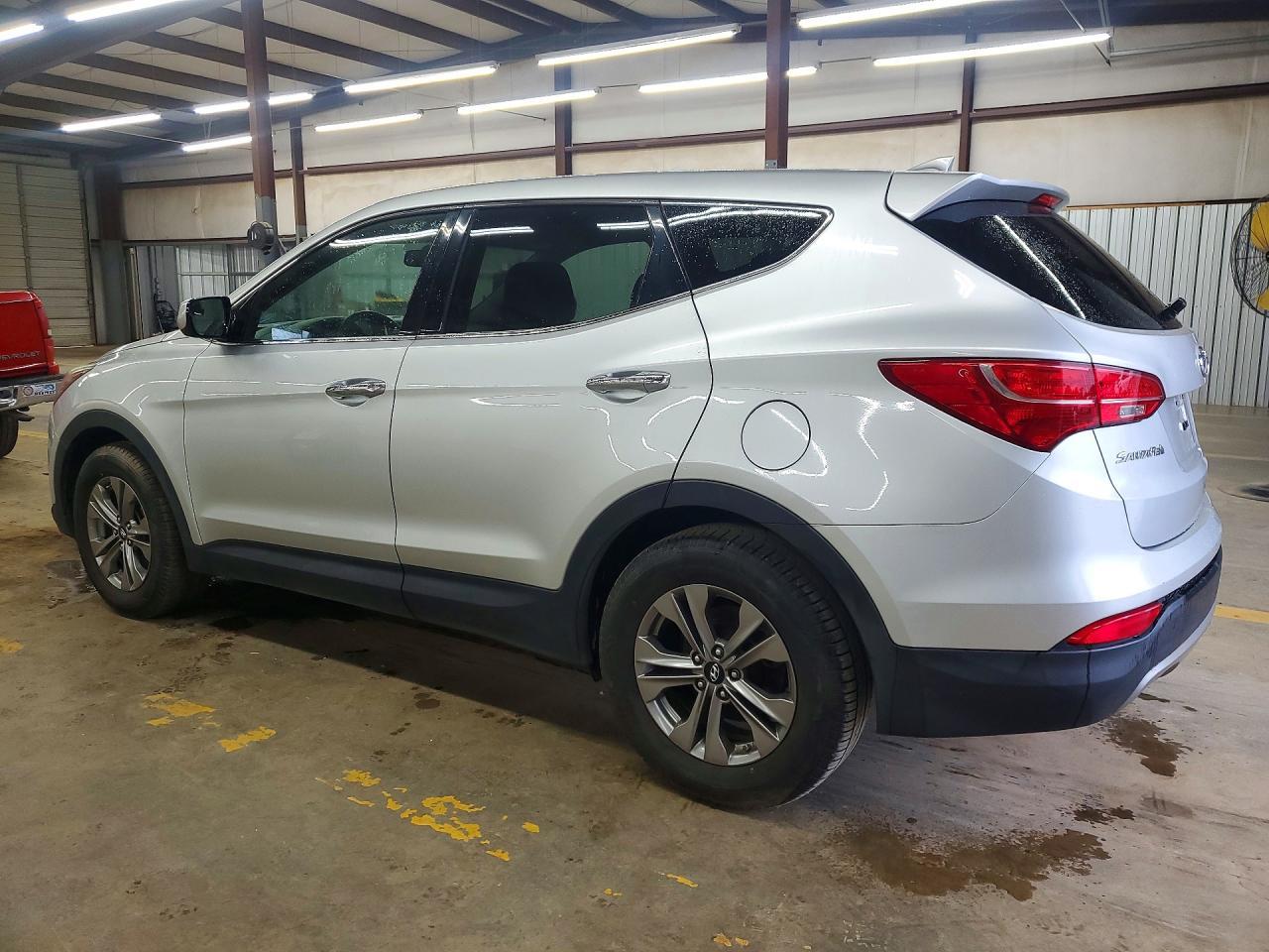 2016 Hyundai Santa Fe Sport 2.4L - Image 2