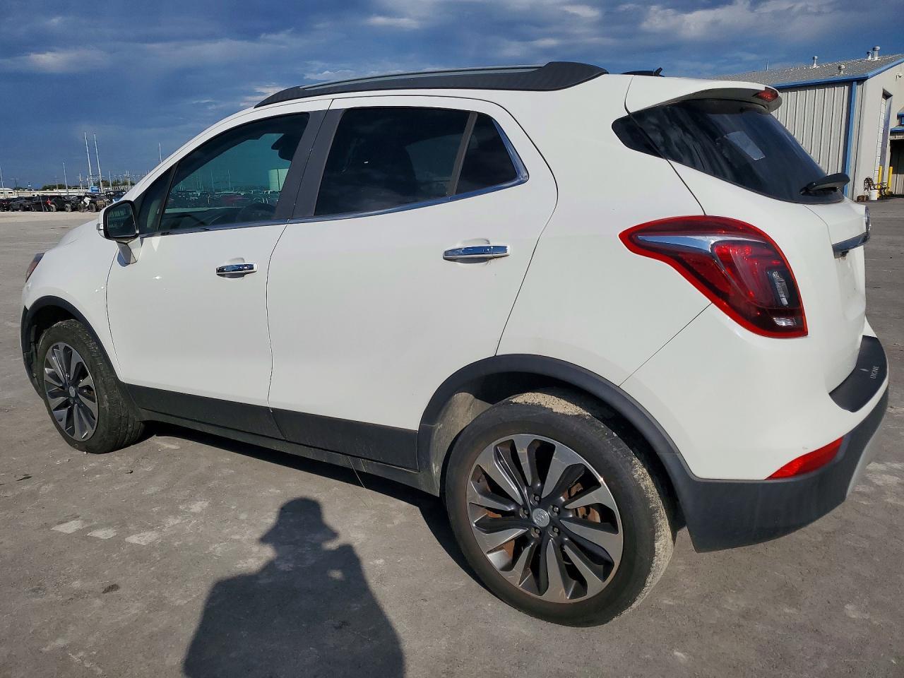 2020 Buick Encore Essence - Фото 2