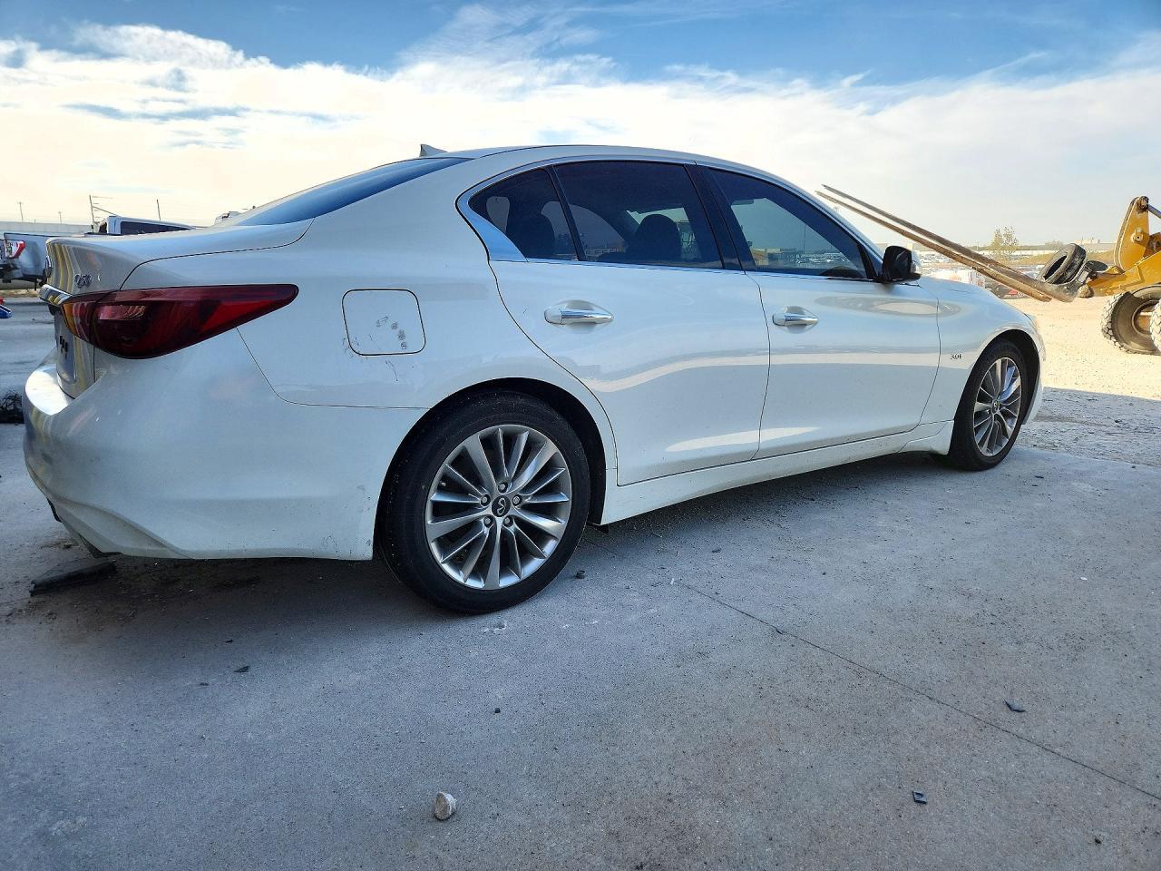 2019 Infiniti Q50 3.0T Luxe - Фото 3