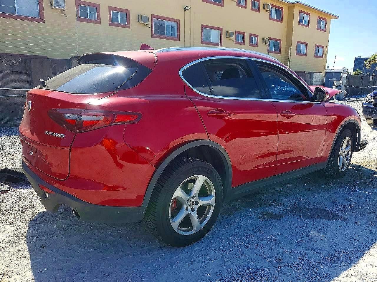 2018 Alfa Romeo Stelvio - Image 3