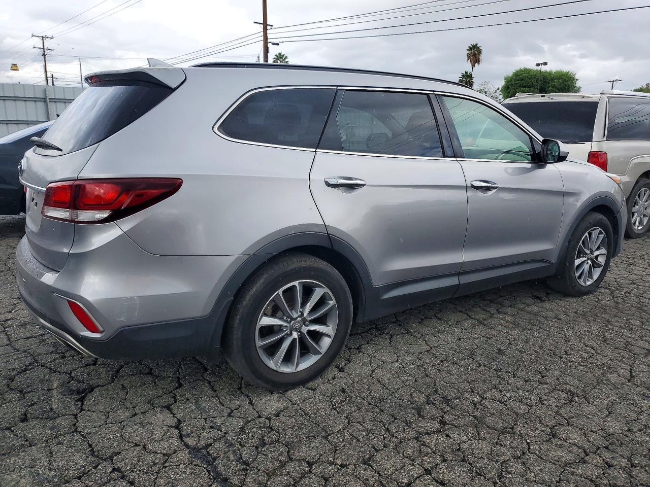 2018 Hyundai Santa Fe Se - Image 3