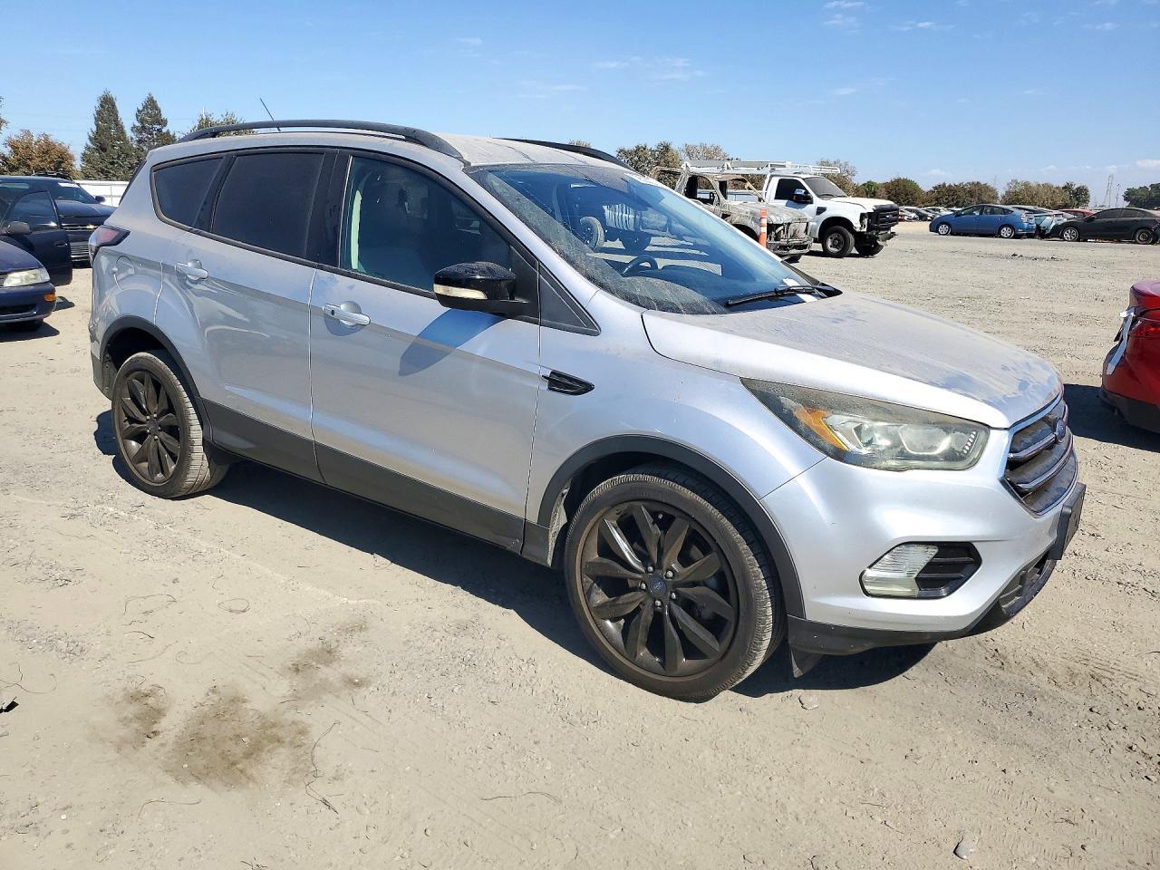 2017 Ford Escape Titanium - Фото 4