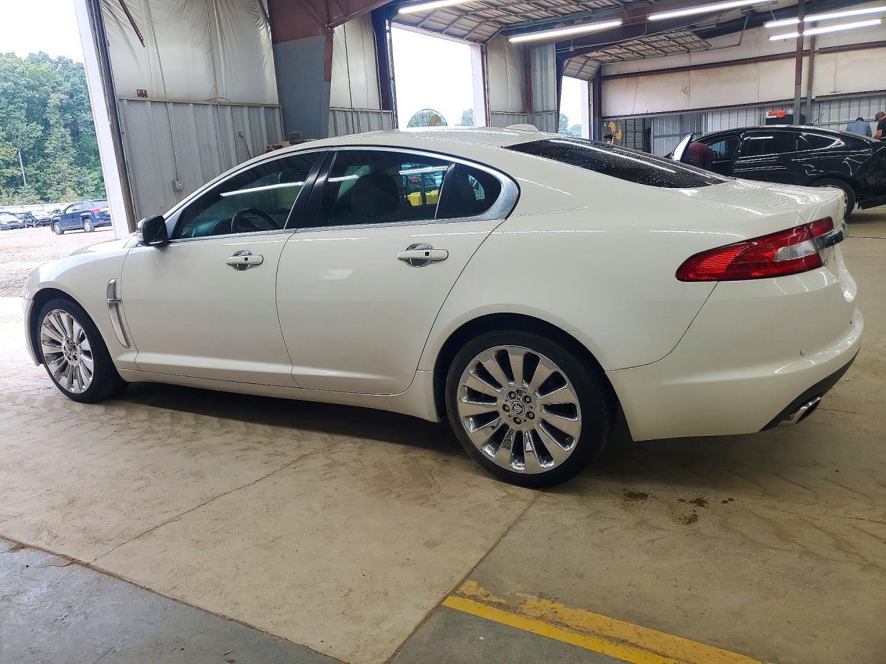 2009 Jaguar Xf Premium Luxury - Image 2