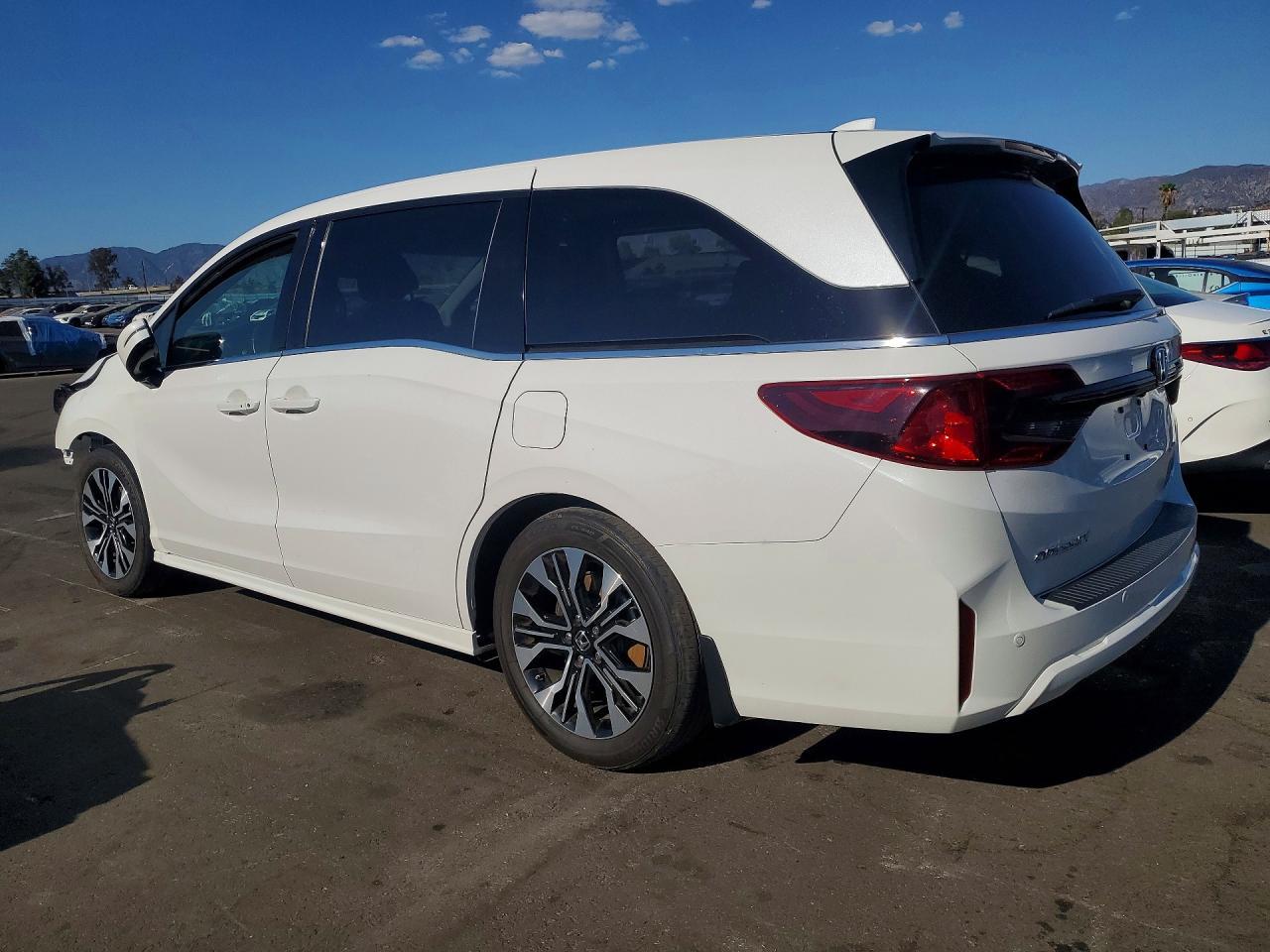 2026 Honda Odyssey Elite - Фото 2
