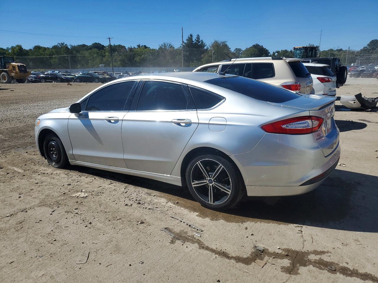 2016 Ford Fusion Se - Фото 2