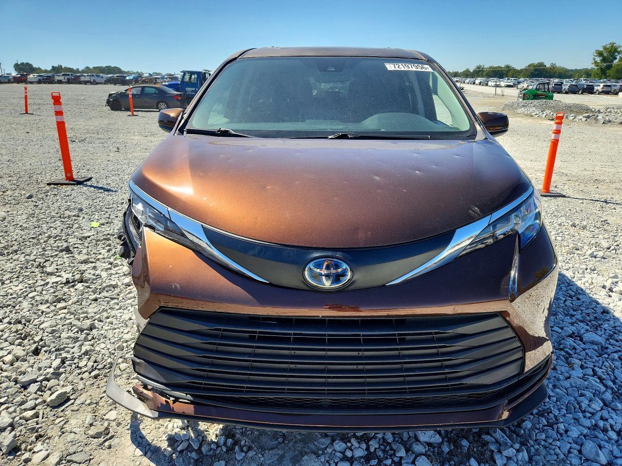 2021 Toyota Sienna Le - Фото 5