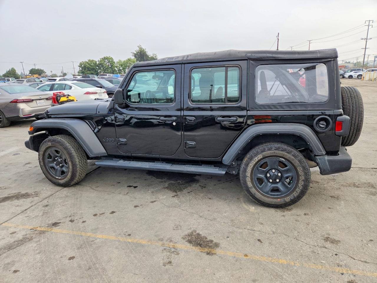 2022 Jeep Wrangler Unlimited Sport - Фото 2