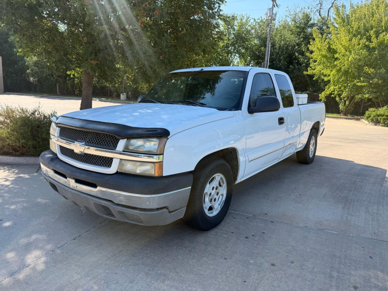 2003 Chevrolet Silverado C1500 - Image 2