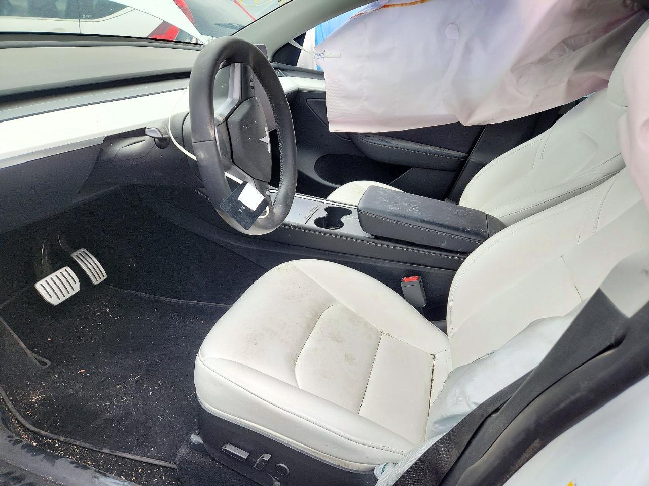 2023 Tesla Model Y - Image 7