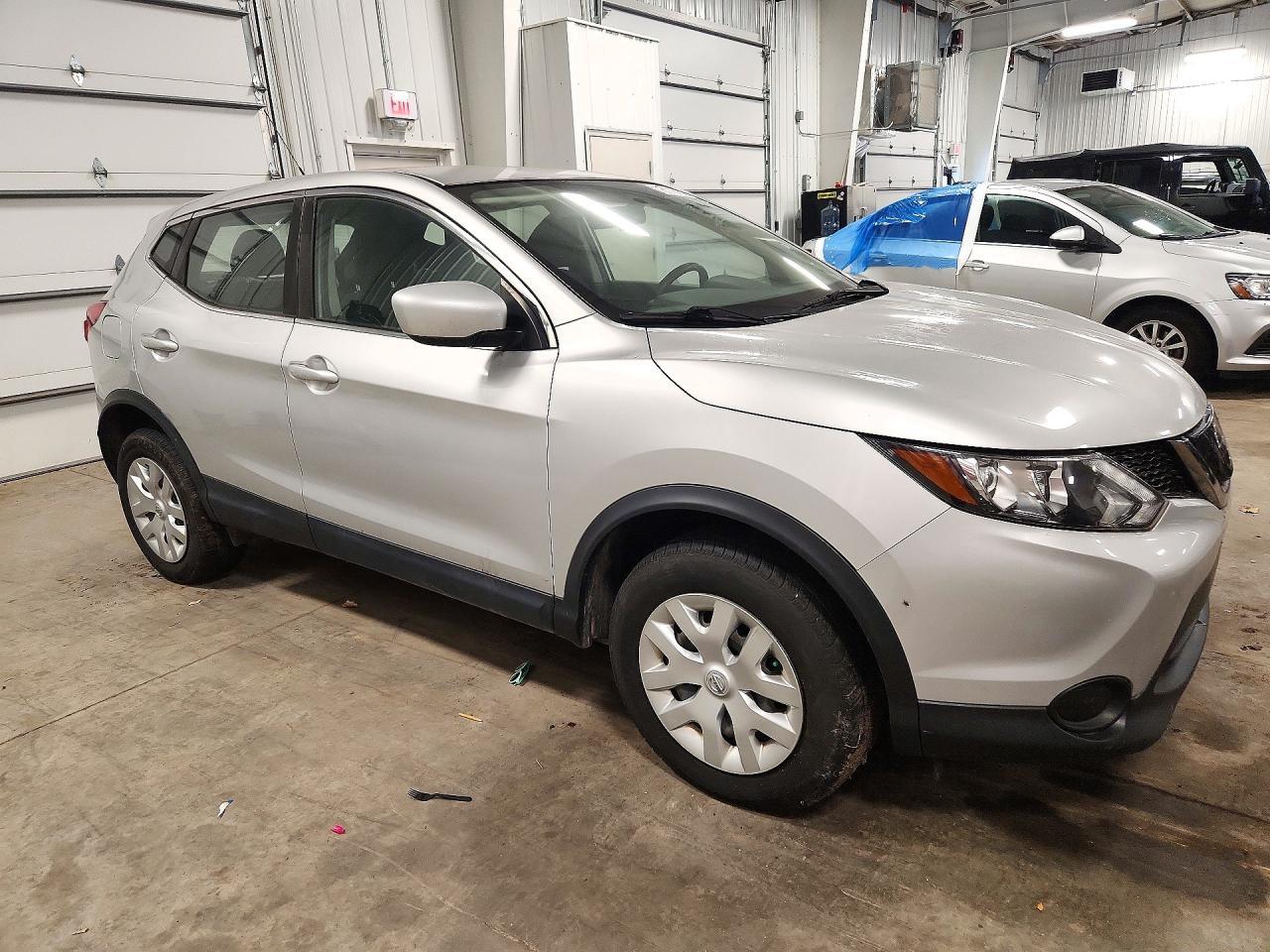 2019 Nissan Rogue Sport S - Фото 4