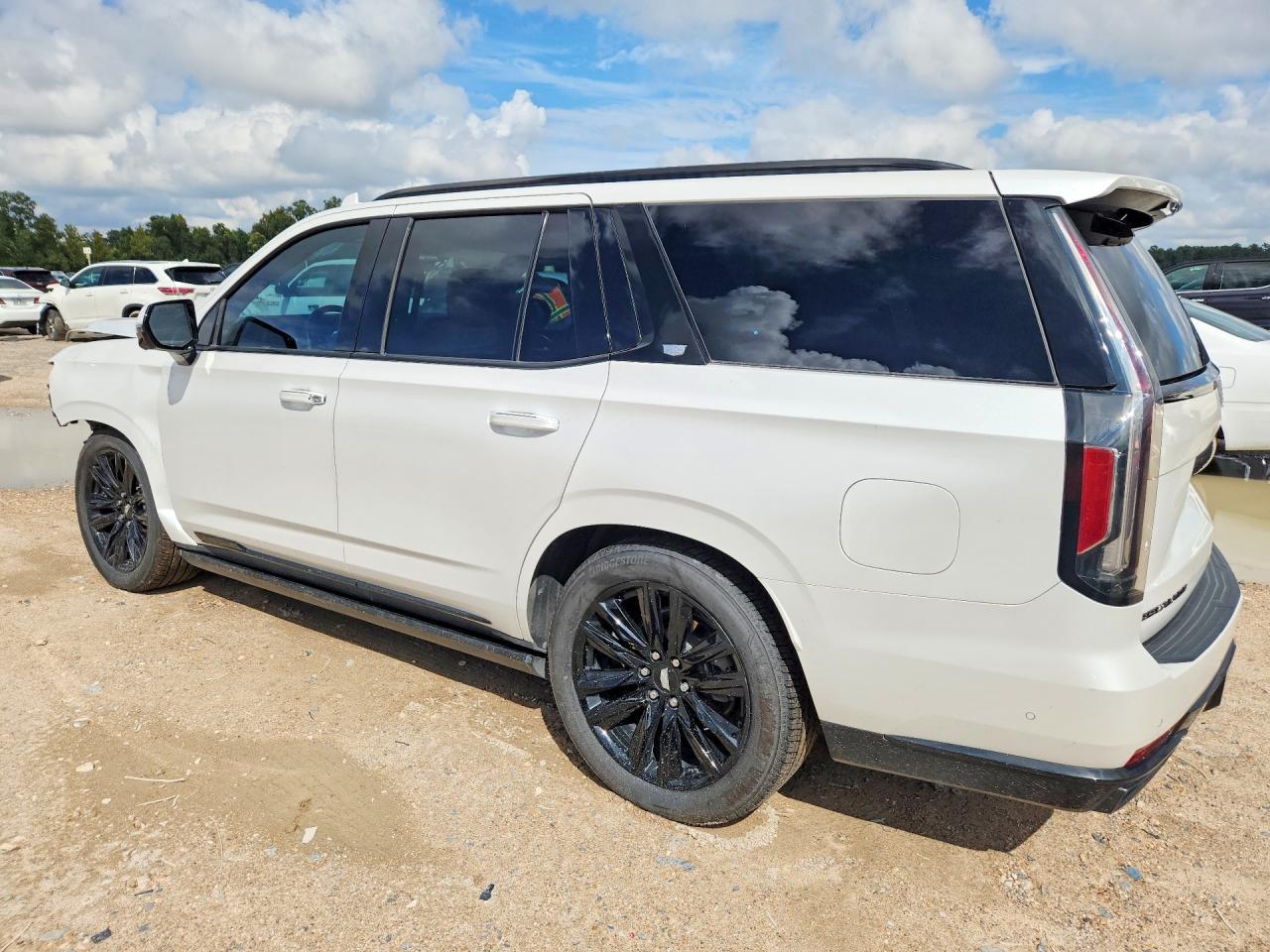 2023 Cadillac Escalade Sport - Фото 2