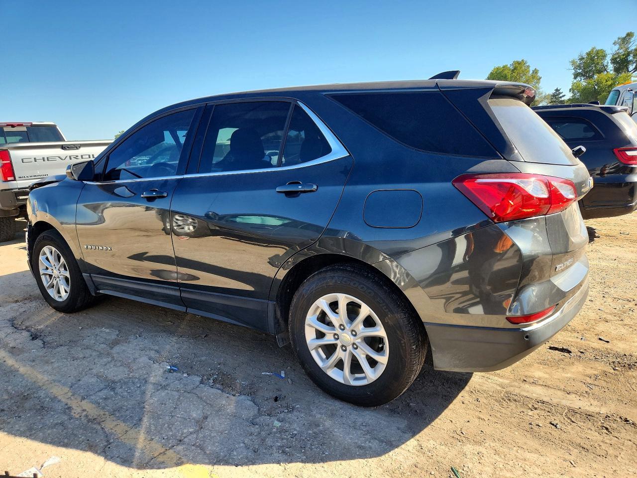 2019 Chevrolet Equinox Lt - Image 2