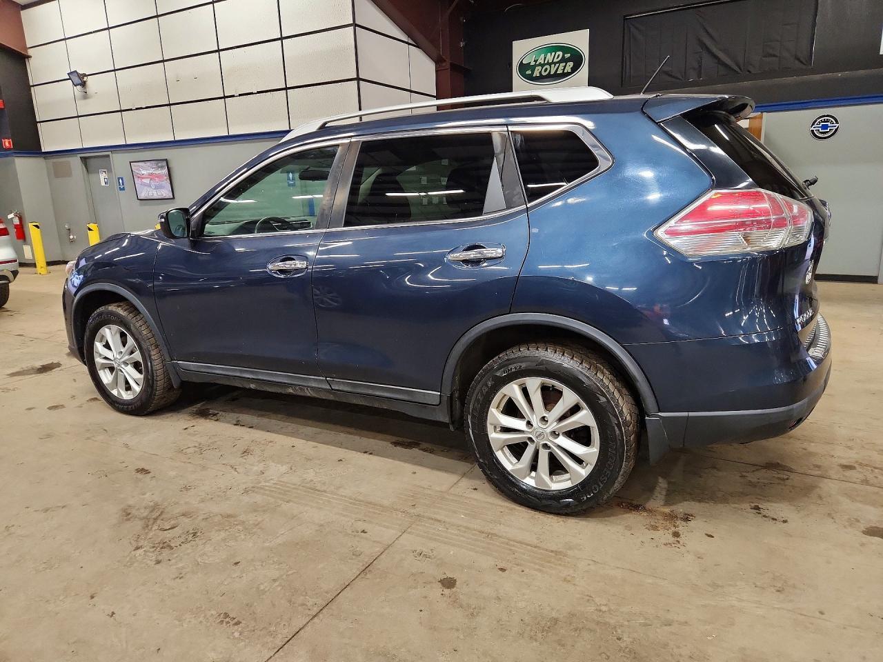 2016 Nissan Rogue Sv - Image 2