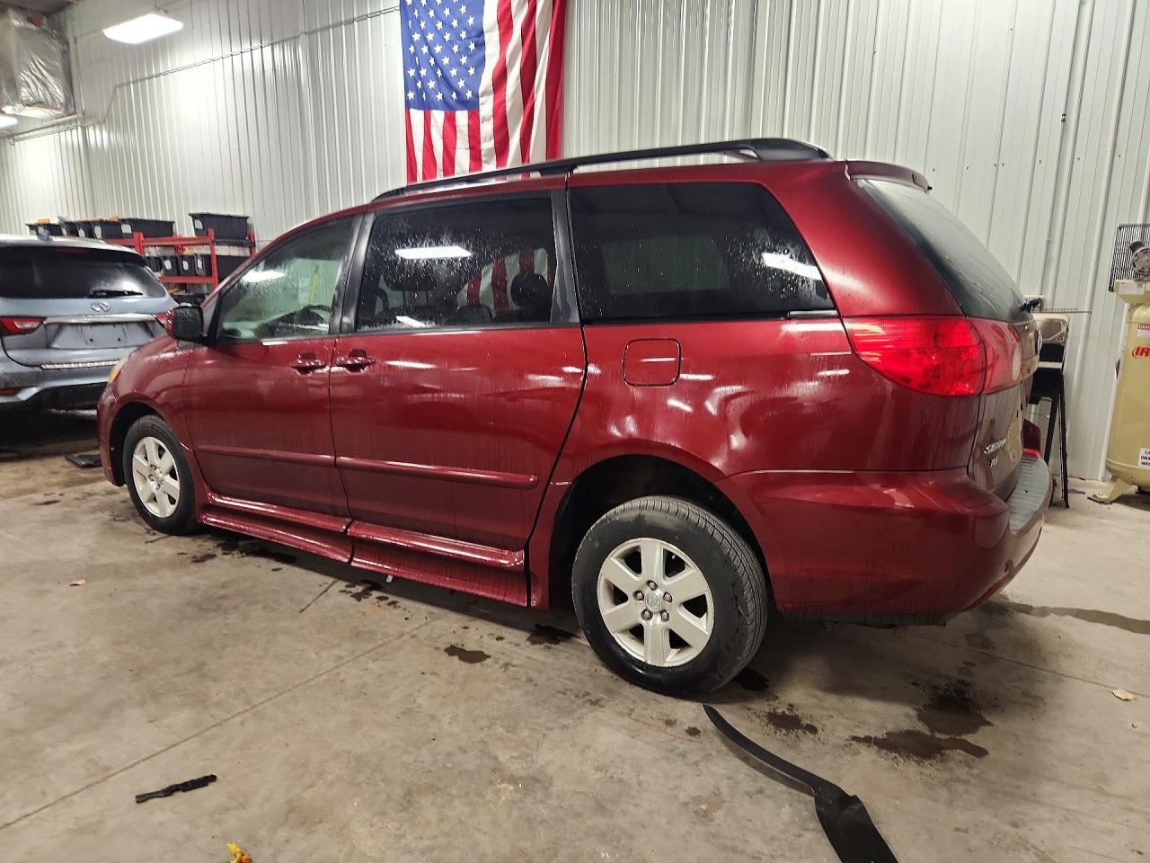 2007 Toyota Sienna Xle 7-Passenger - Фото 2