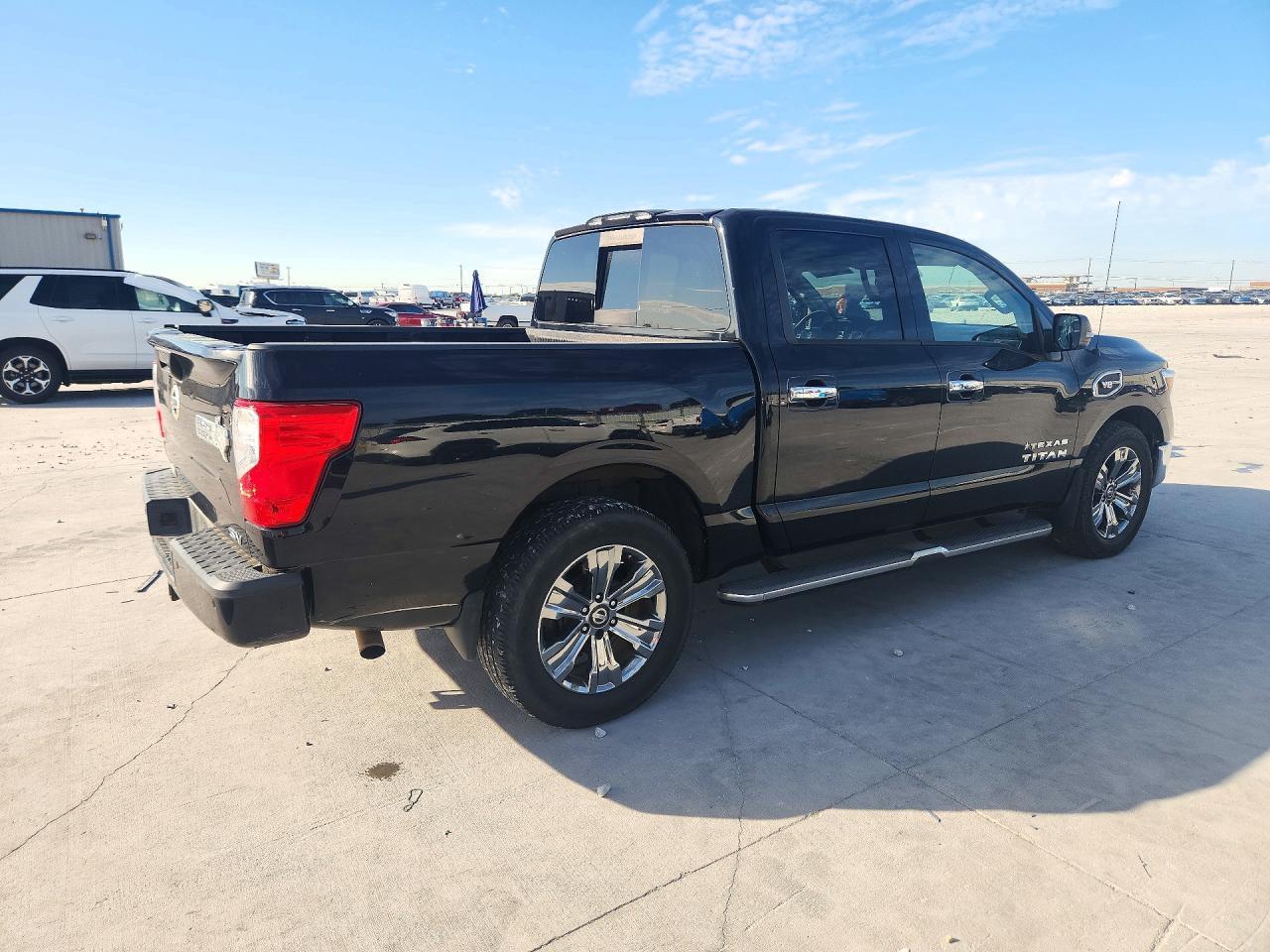 2017 Nissan Titan Sv - Фото 3