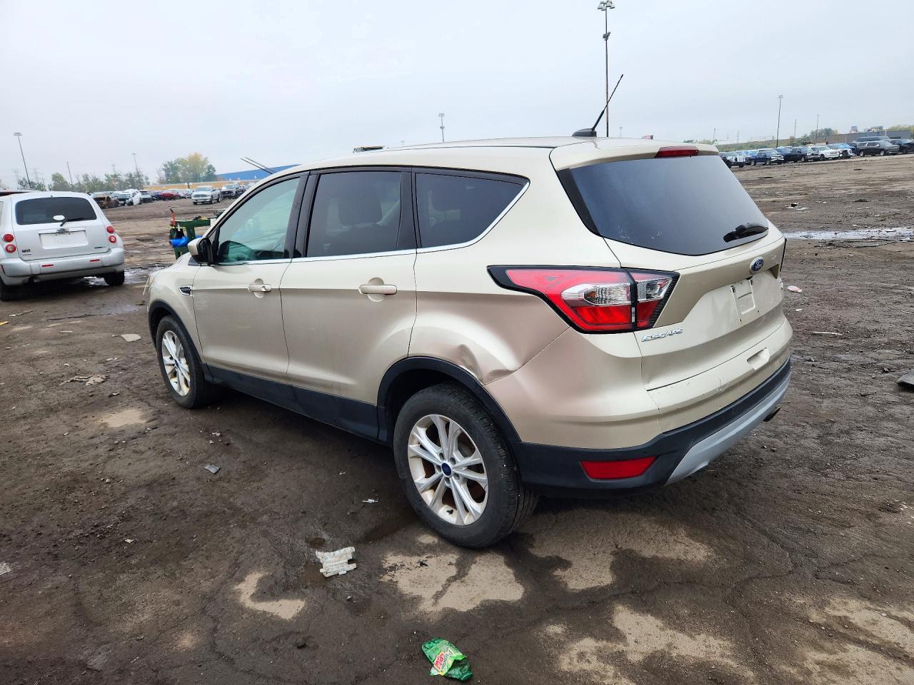 2017 Ford Escape Se - Фото 2