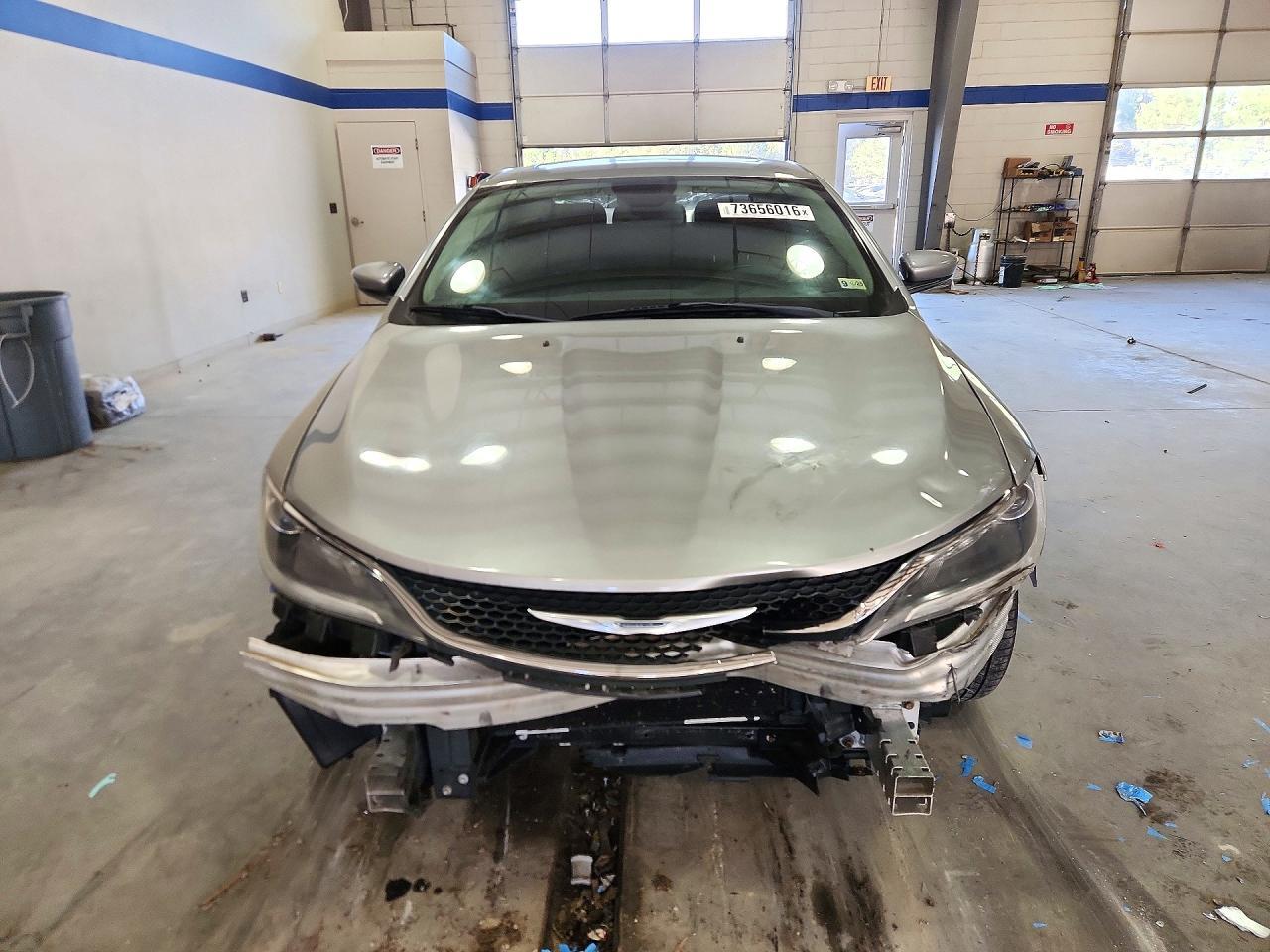 2015 Chrysler 200 Limited - Image 5
