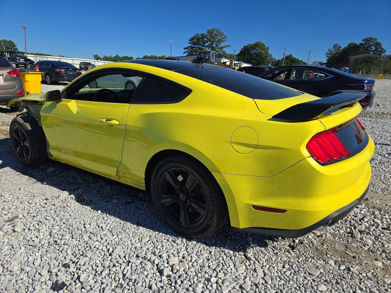 2021 Ford Mustang - Фото 2