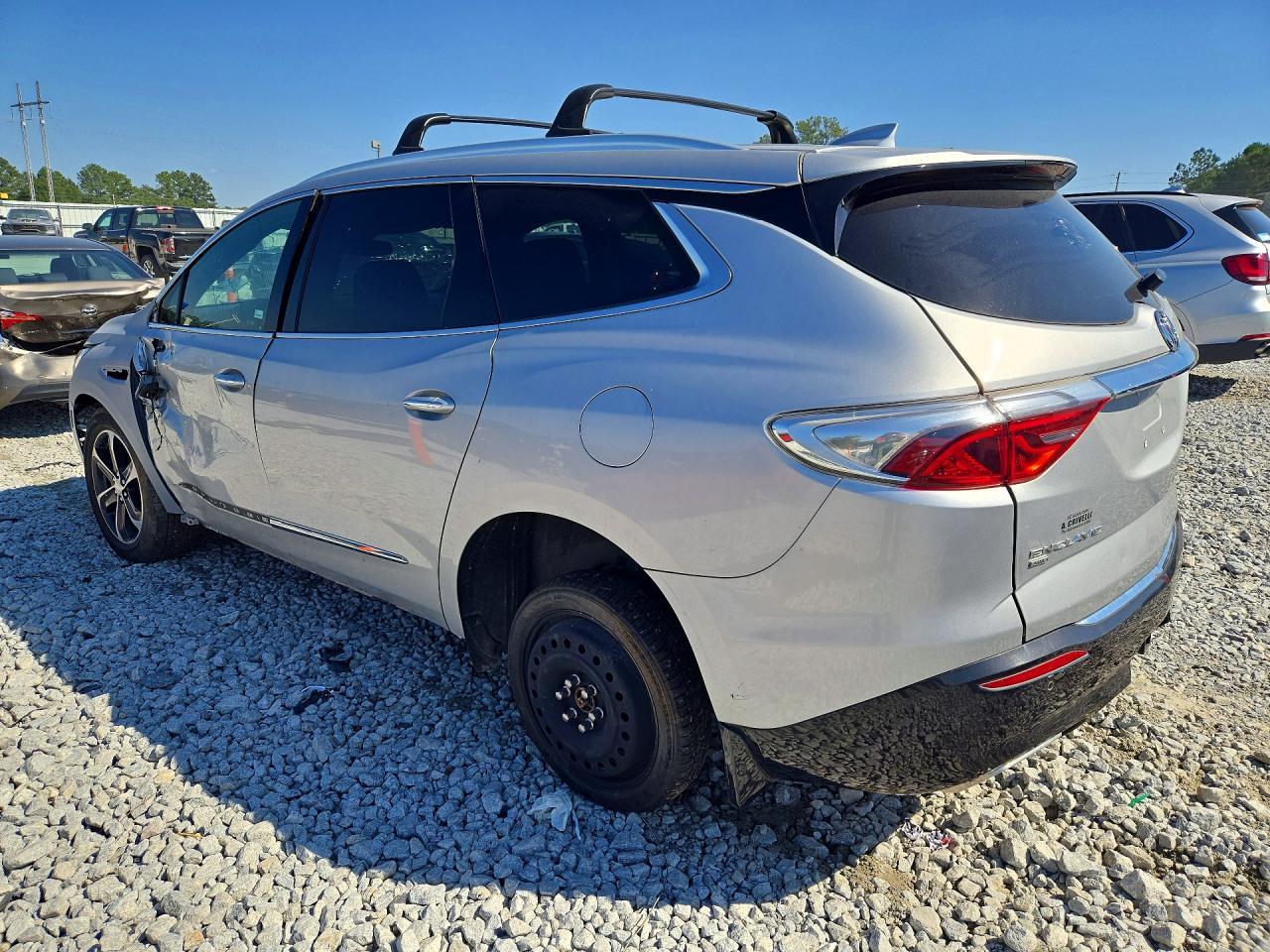 2022 Buick Enclave Essence - Image 2